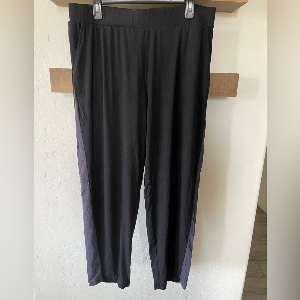 Logo by Lori Goldstein|Navy loungewear, super soft pants•••two tone, neutral, L